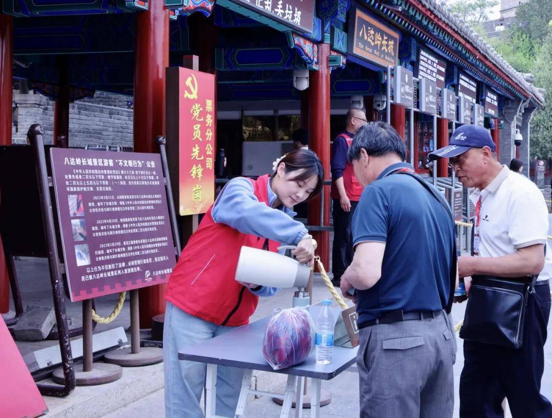 延庆八达岭长城上的“多彩”守护——