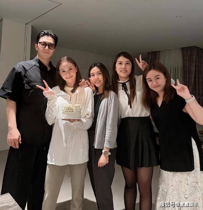 没离婚！窦骁卡点为何超莲庆生，夫妻共同经营高端餐饮拼事业