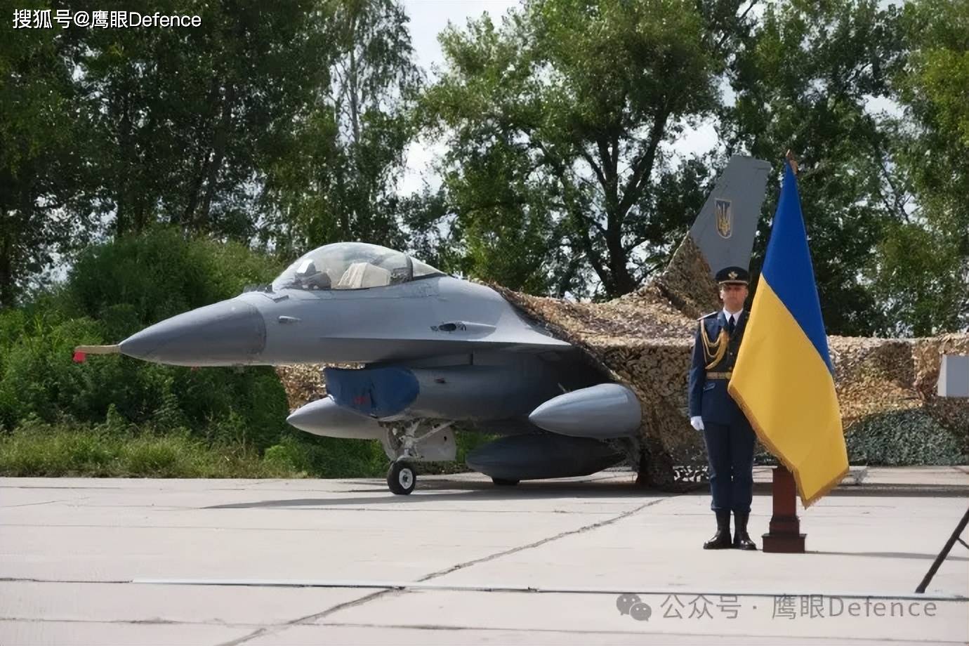 乌克兰损失第3架F-16！俄罗斯爱国壁画：主角是乌军亚速营士兵