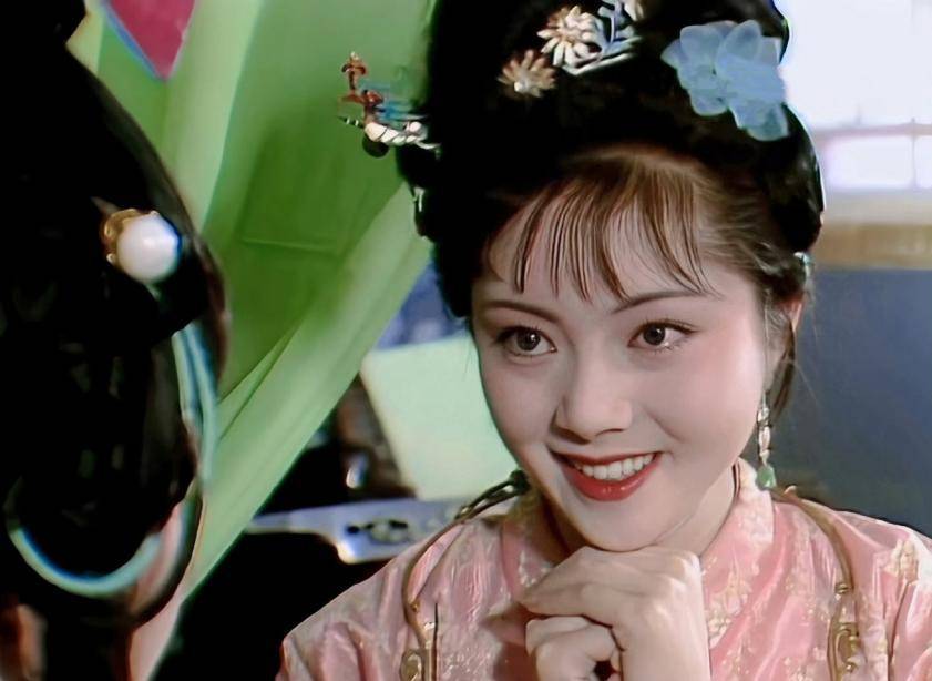 薛宝钗张莉现状曝光，豪宅身家过亿，少女颜值至今不婚不育