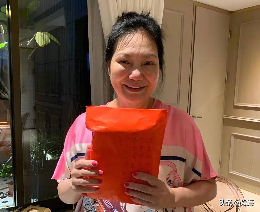 s妈马筱梅双双回应聊天记录风波，两个“小梅”隔空较量