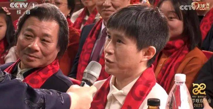 岳云鹏1580元演唱会被吐槽，五音不全却要开演唱会，圈钱太明显