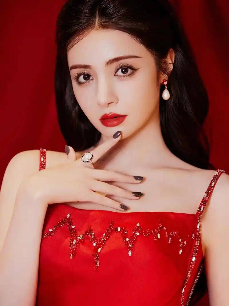 女明星排行榜娱乐圈十大新疆女星异域风情独具魅力颜值身材撩人！
