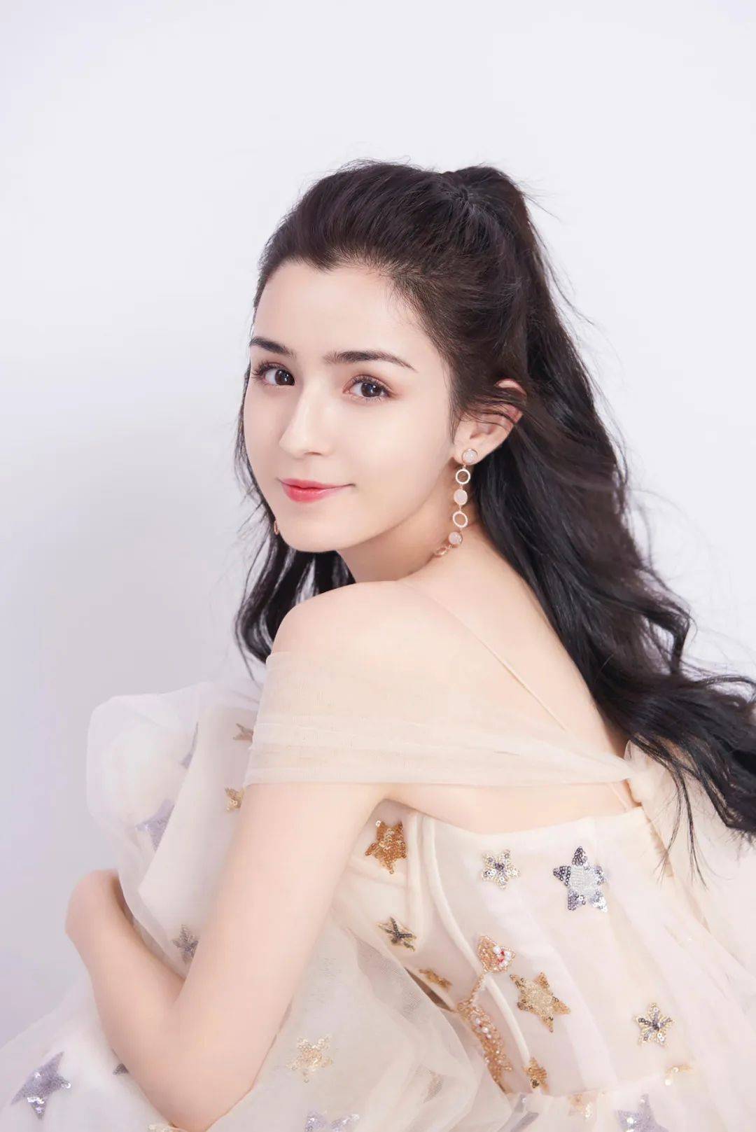 女明星排行榜娱乐圈十大新疆女星异域风情独具魅力颜值身材撩人！
