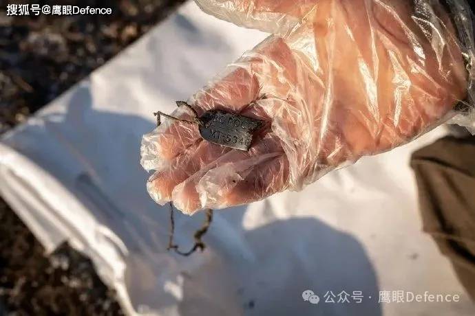 沉重而伟大的工作！寻找俄乌两军遗体，令人敬佩的乌克兰志愿者们