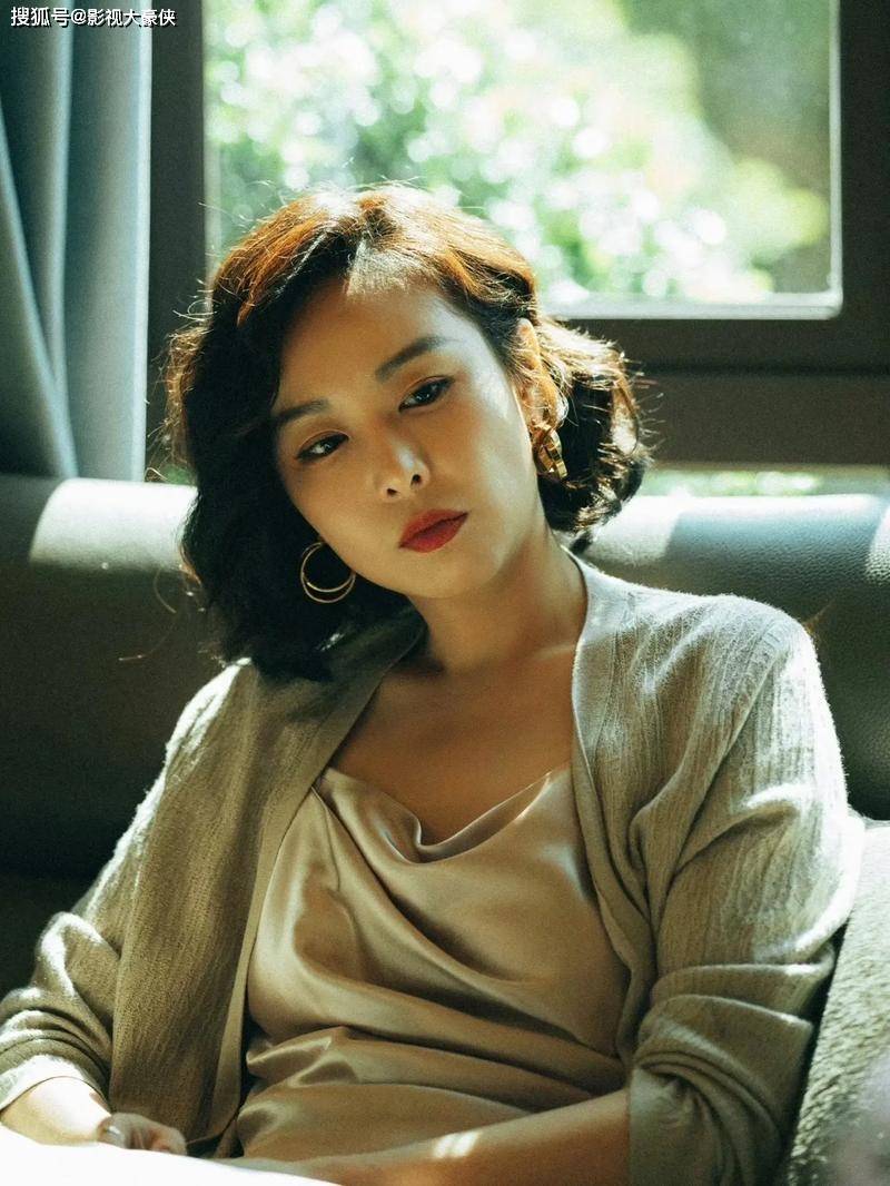 高叶被导演要求吃大蒜再接吻，袁弘硬塞她嘴里，大嫂一脸嫌弃！