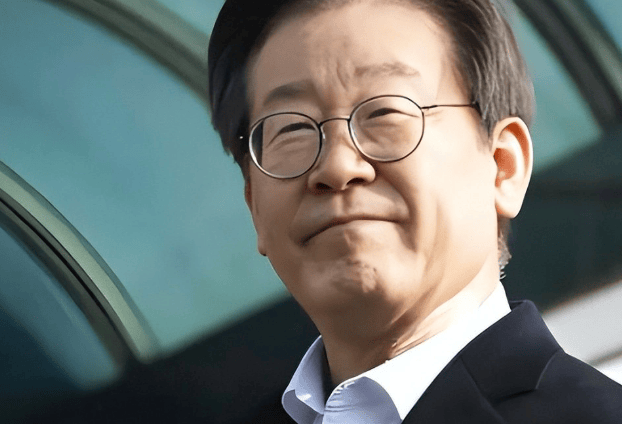 李在明上台第一天，48万士兵做出选择！尹锡悦闯的祸，坚决不能犯