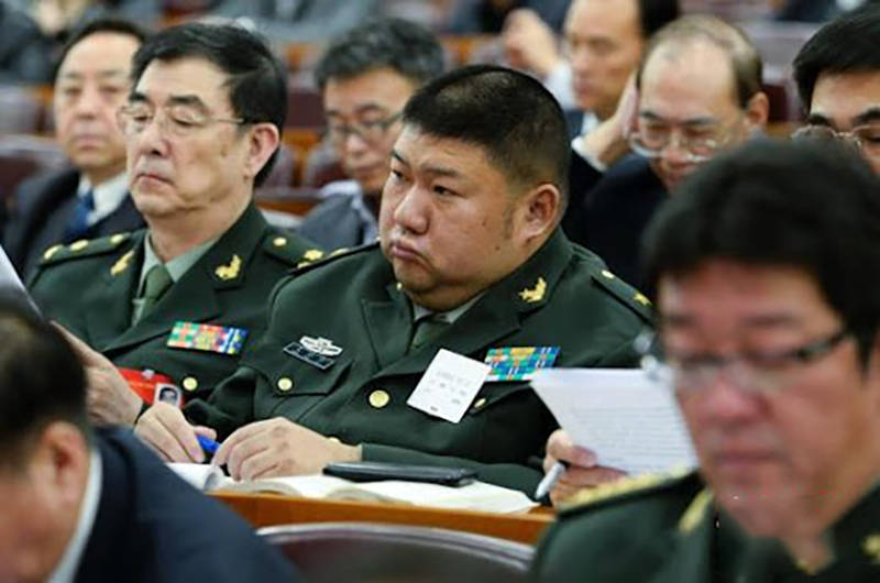 毛主席唯一孙子毛新宇，公开透露他和妻子工资，众人直呼难以置信