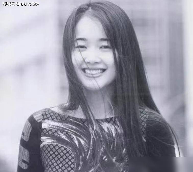 左小青：初代纯欲女神，40岁靠好身材上热搜，如今新剧搭档刘浩存