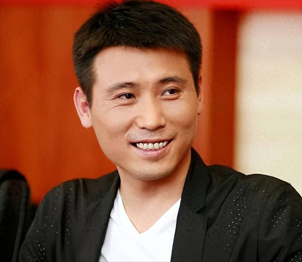 原来她是李乃文老婆！惊艳真相曝光，贤妻助他影帝荣耀