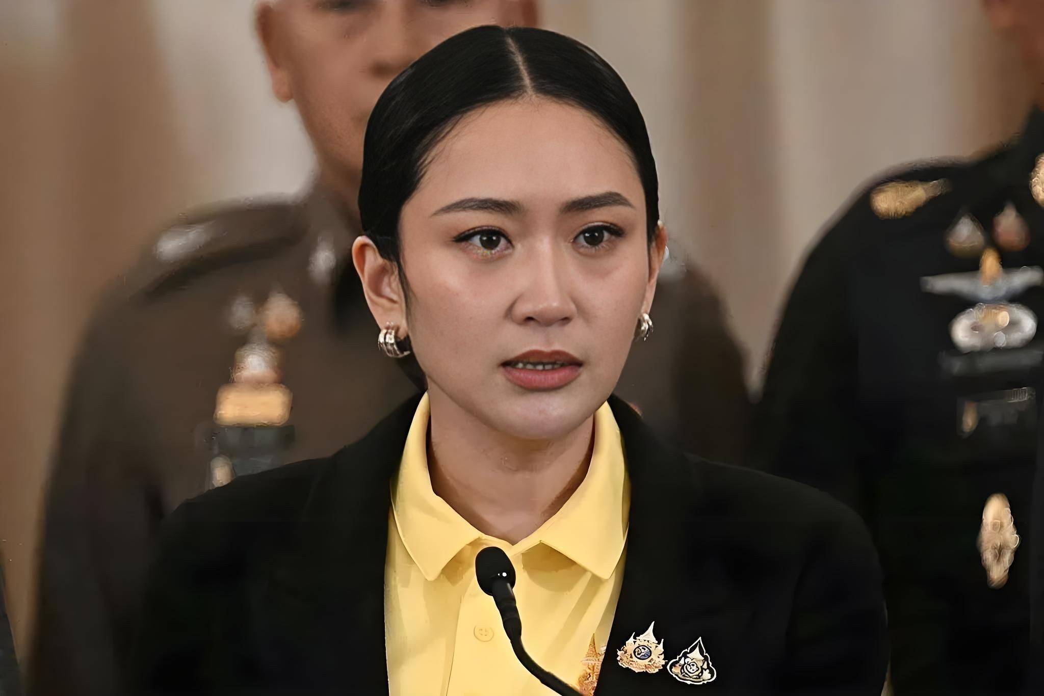 以沫情深深几许:暂停职权不是终点！佩通坦提前打出的“中国牌”，暗藏翻盘玄机