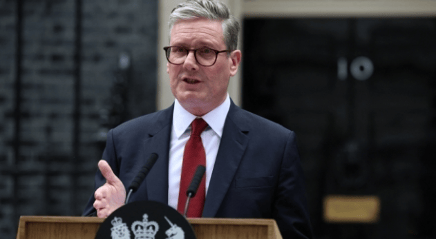 英国航母刚靠近南海，山东舰就宣布在香港开放，英媒气的破防