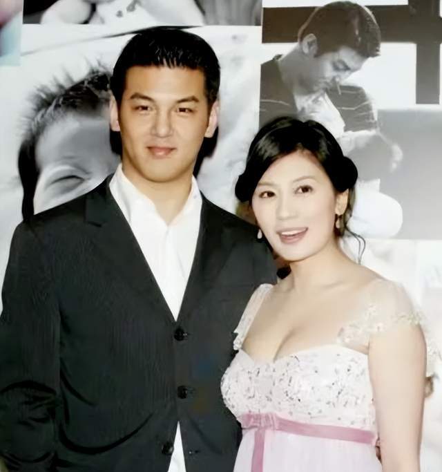 14年婚姻败给8000块，又一个豪门儿媳妇“净身出户”了？