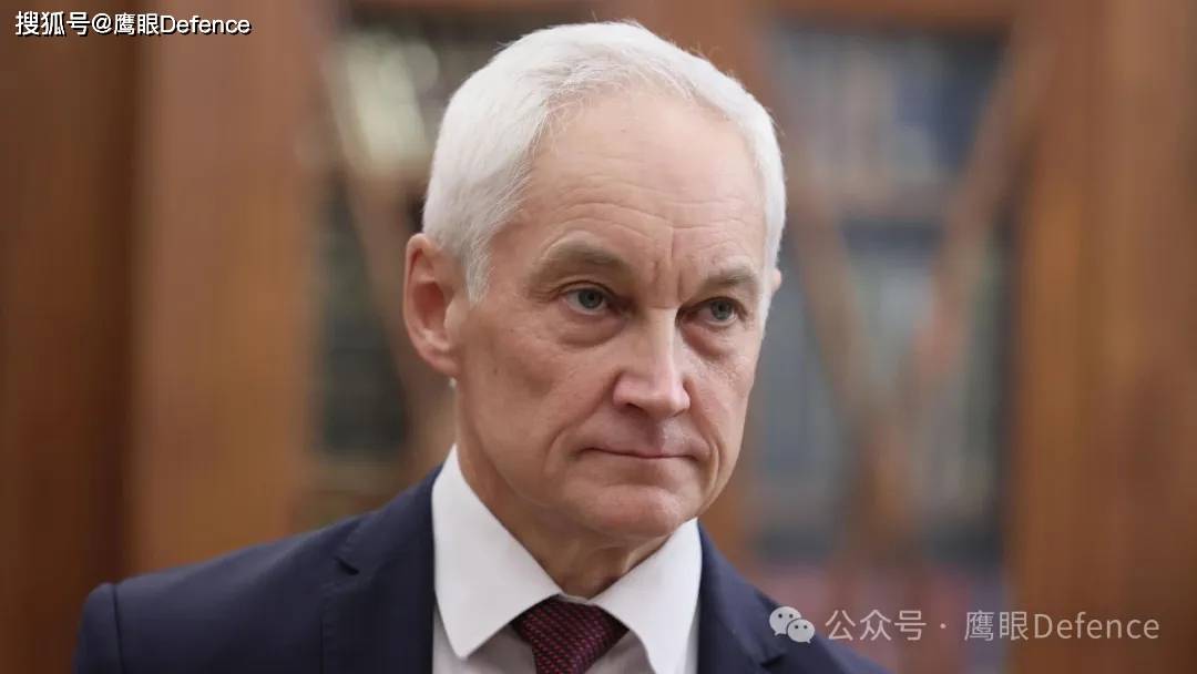 23岁小女友违规搭乘军机，俄罗斯防长当“甜爹”？身子骨儿不错啊