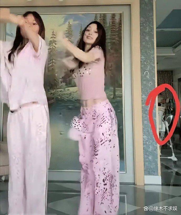 李小璐二胎风波牵连贾乃亮，男方被曝也有儿子，地位更超甜馨！