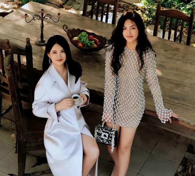 李湘爱女人设崩塌！曾被偶遇疑似到泰国求子，多次表示想追生二胎