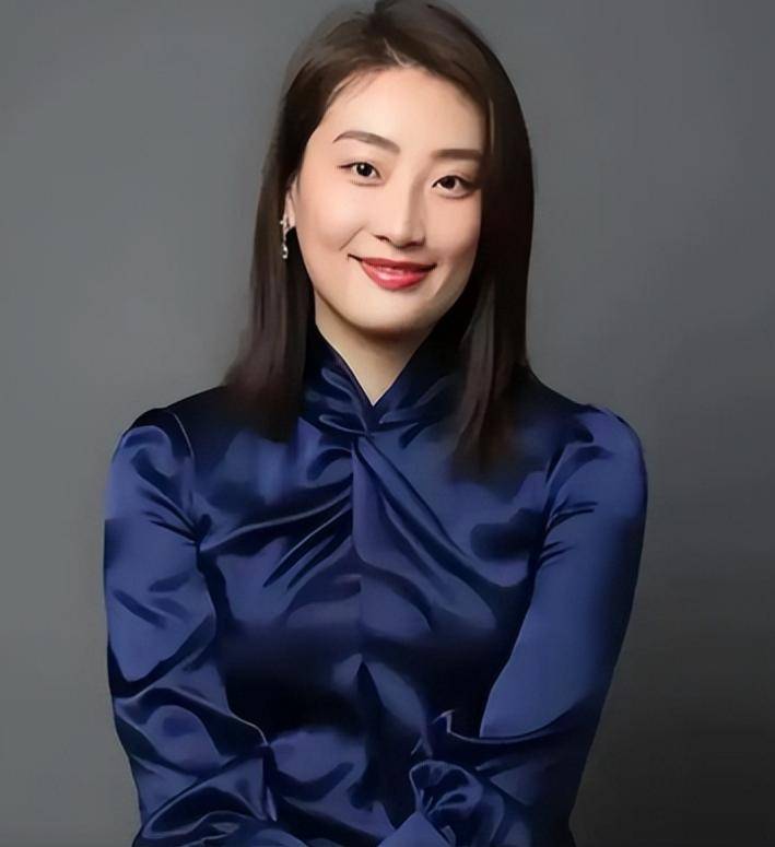 曝宗庆后13年被砍真相！竟是出轨被抓，宗馥莉为此扇杜建英一巴掌