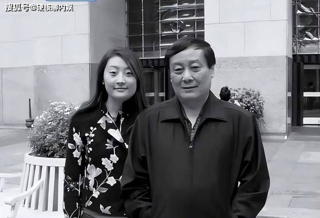 宗启騄葬礼：杜建英3个娃出殡，宗馥莉拒绝参加，宗庆后气了2年
