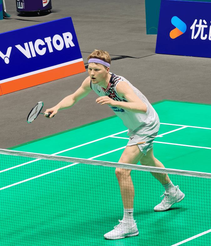 原创             连续逆转世界第3！王正行2-0霸气横扫安东森，国羽预定3金3银