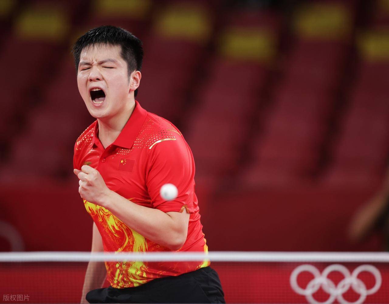 原创             樊振东澄清与刘国梁关系，暂时不回国乒并说出原因！