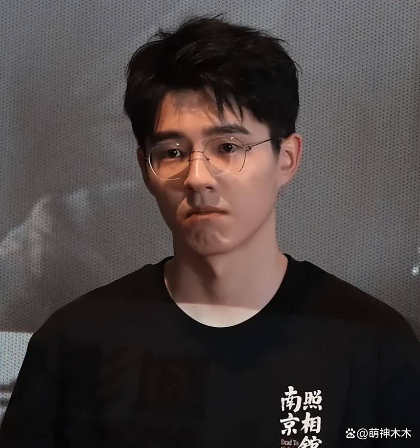 周冬雨刘昊然没分手？女方为男方新片上映包场，网友直呼真爱