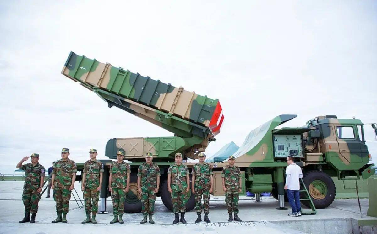 中国制防空导弹击落F-16？泰国48架战机集结，关键时刻将扑向金边