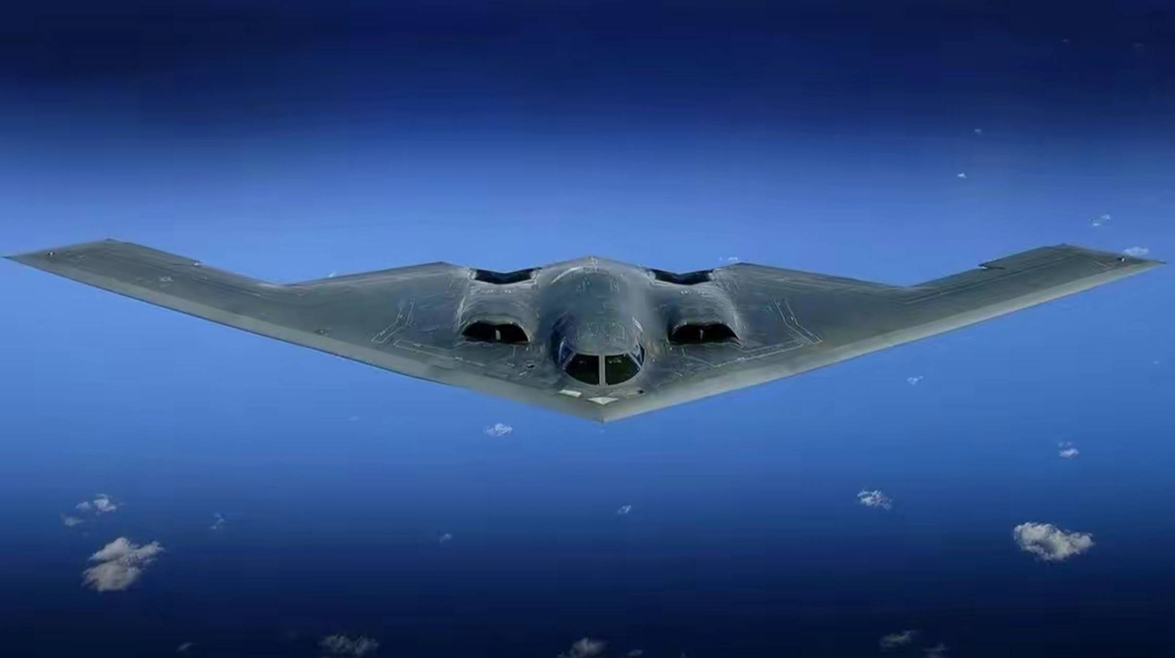 美军B21真能无视中国防空？自由轰炸的幻想背后藏着这些软肋