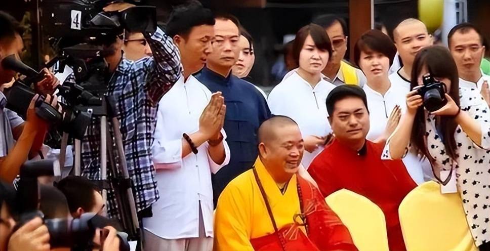 不光女人多，私生子多资产多，释永信还有5位家喻户晓的明星徒弟