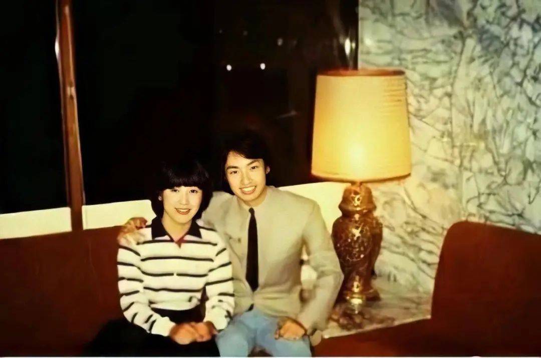 70岁费玉清：因一日本女人终生不婚，和56岁闺蜜一起养老，曾被爆“昏迷病危”