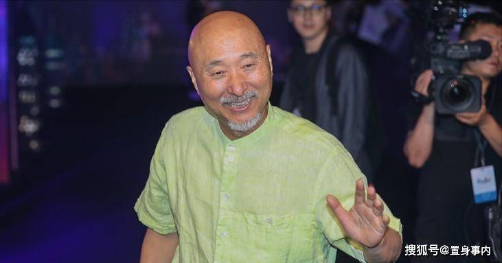 原来她便是陈佩斯的妻子，难怪71岁逆风翻盘，娶一个贤妻旺三代