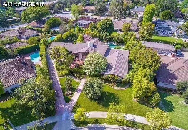 同样是花宗庆后的钱，看看宗馥莉和杜建英的居住环境，风格差别大