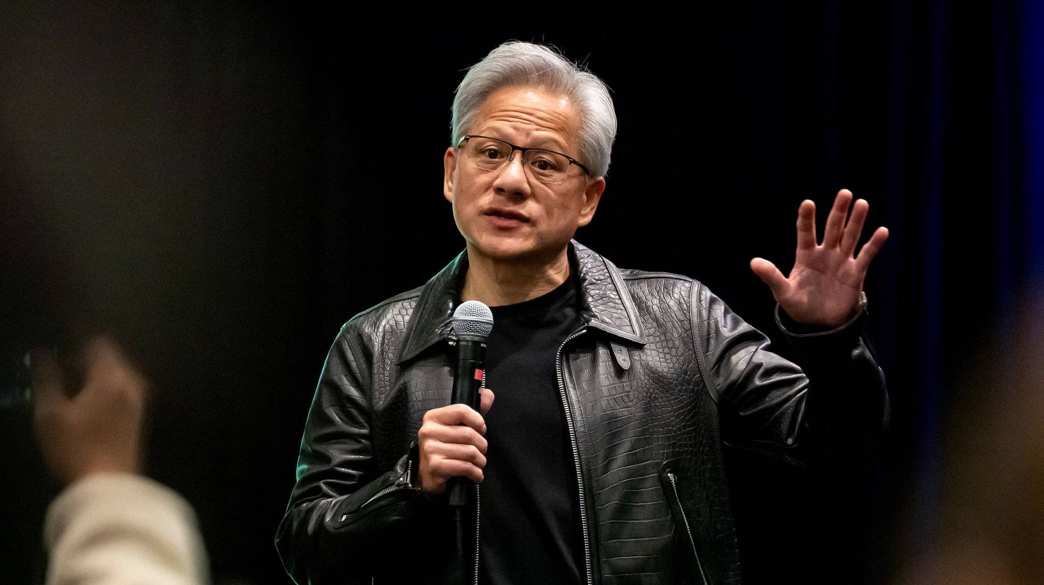 原创             英伟达H20藏后门？老黄刚赚几十亿就被约谈，估计现在笑不出来了