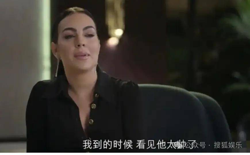 共同抚养5个孩子的九年爱情长跑终于结局？他俩这事可算是定下了！