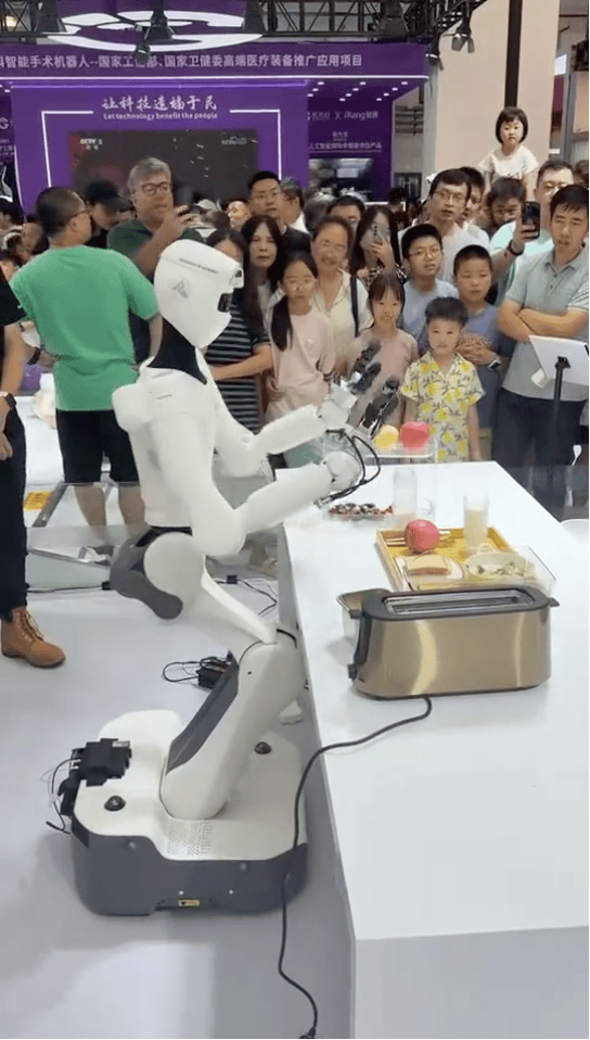 原创             机器人，还当不了打工人