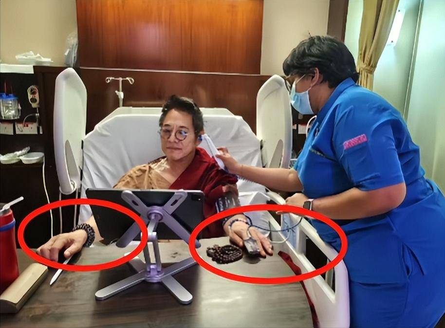 李连杰手术过程曝光价值两亿佛珠不离手，报平安才肯摘下，网友评论一针见血