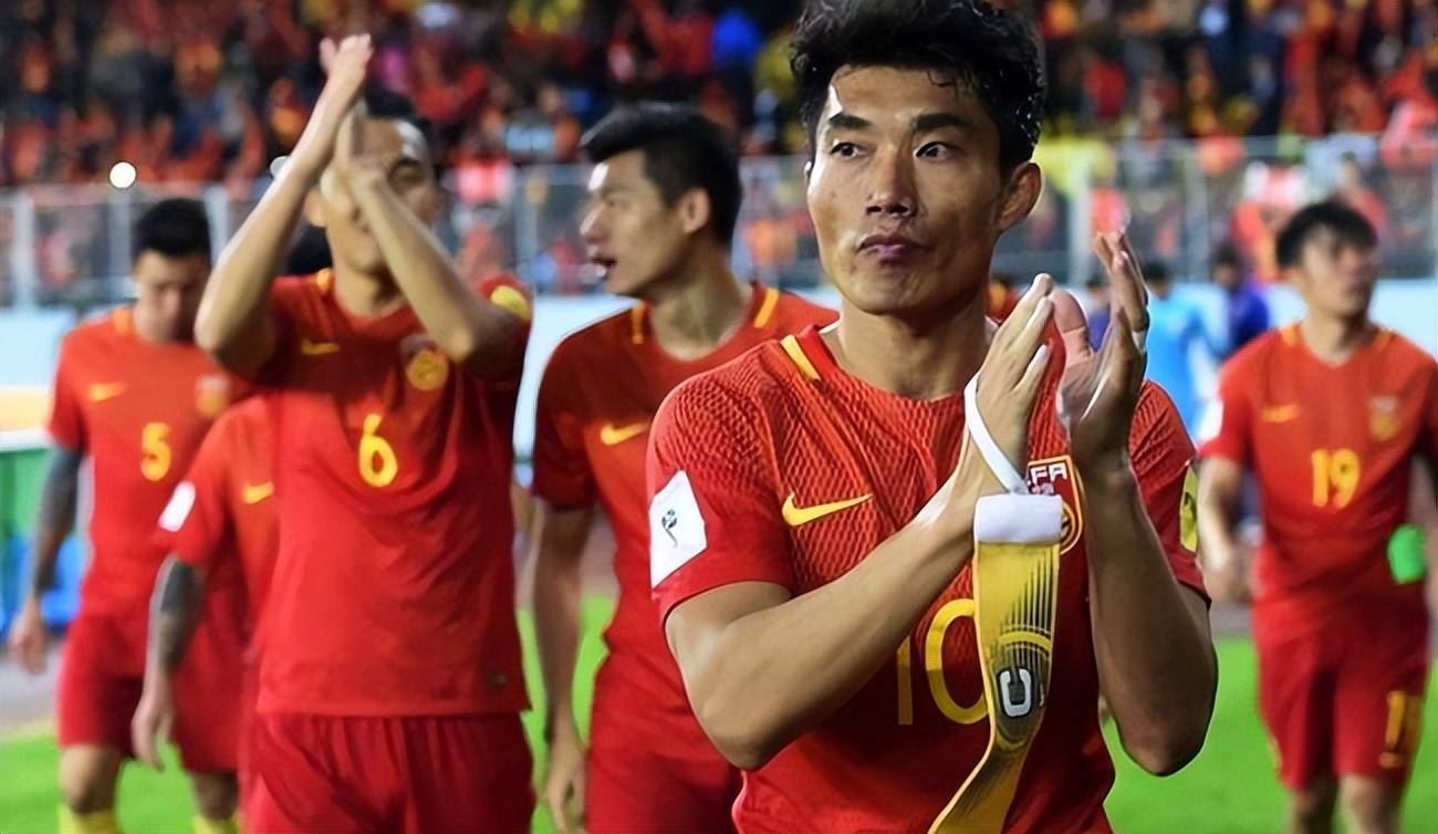 原创             郑智为何落选当年米卢国足 李玮峰直言能力不够，徐亮说关系不硬没背景
