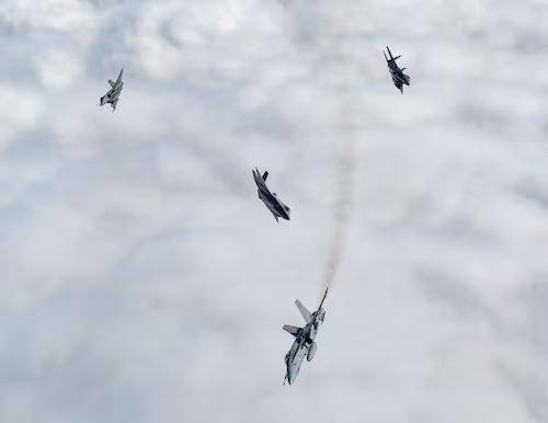 被歼10C击落后，法国阵风战斗机取得“大捷”：模拟击落美国F-35