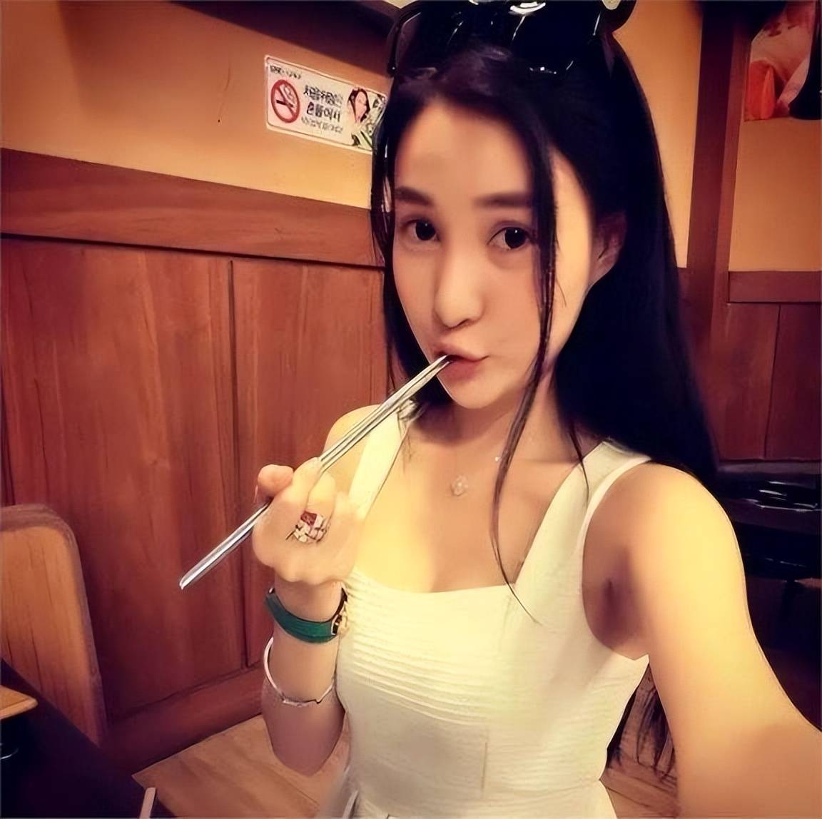 不过,从郭美美的为人和过往行事作风来看,她暴富的根源其实也可能出自一