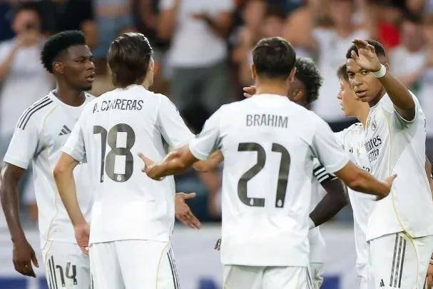 西班牙足球甲级联赛西班牙人2-2、黄潜5-0、皇马3-0赢奥维耶多这下西甲积分榜更新啦！