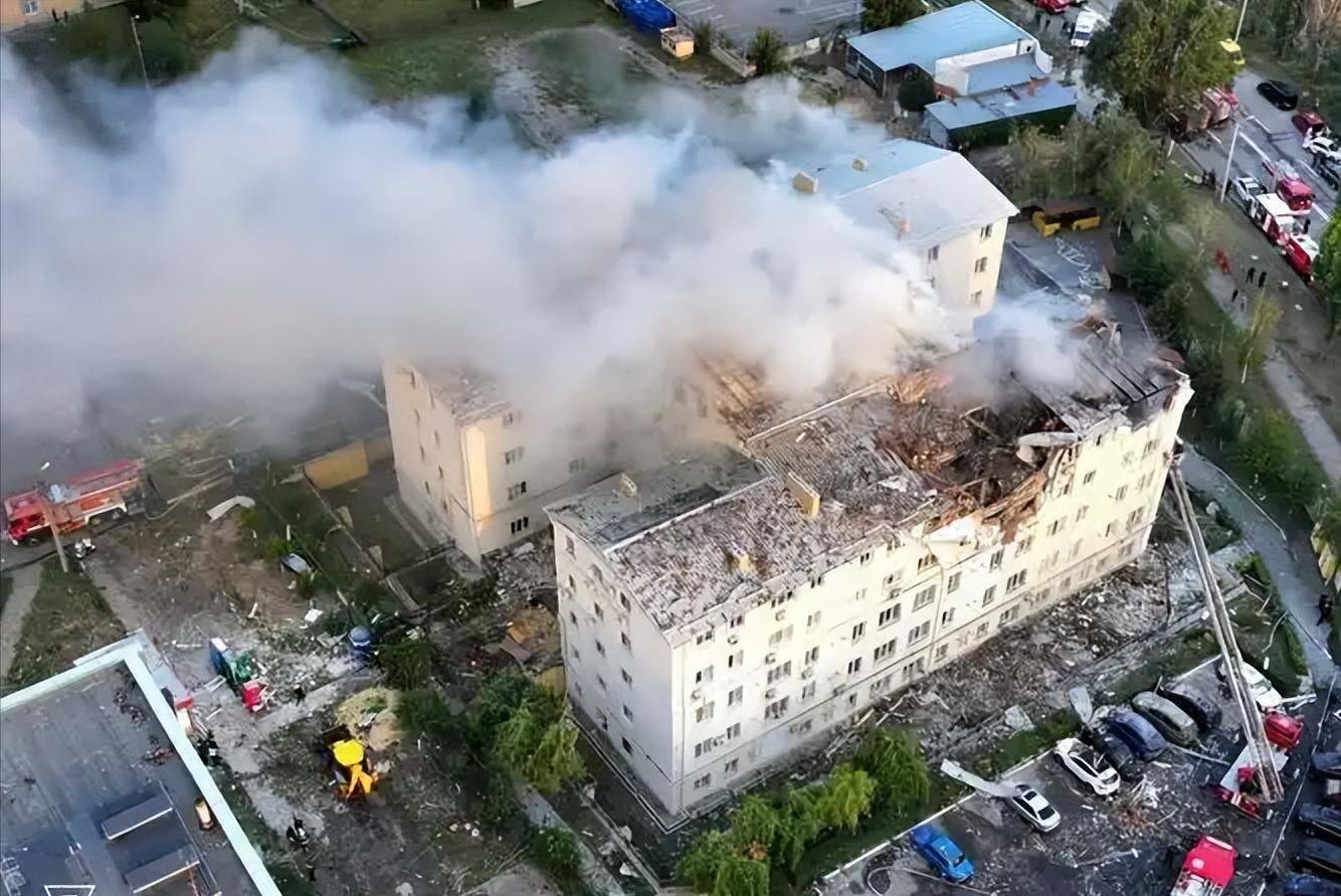 逼俄罗斯报复性核打击？俄乌滑向失控，泽连斯基正在摆脱美国控制