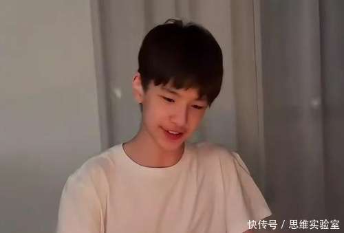董洁儿子帅到认不出！年仅16岁身高1米8，五官深邃帅过潘粤明