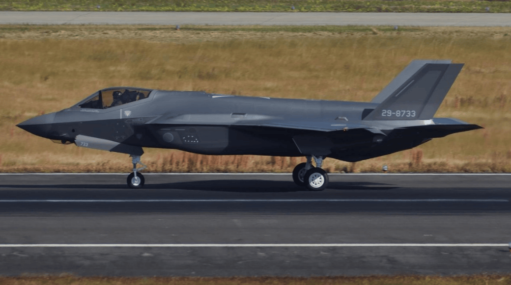 终于感受到压力了！美媒：歼-36将领先F-47服役，制霸中太平洋？