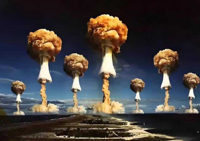 9·3大阅兵临近，特朗普喊话访华，还要求削减核武，中方回应绝了！