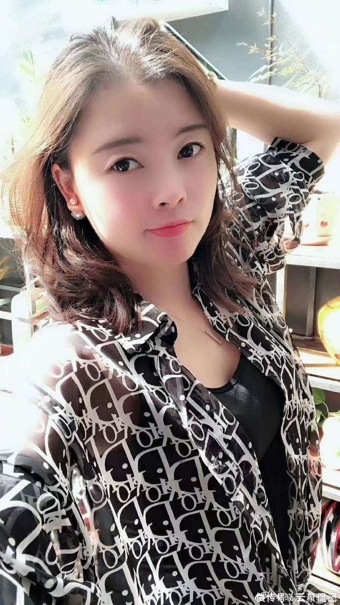 她才是顶级白富美！23岁继承10亿资产，现在掌管8700亿金融帝国