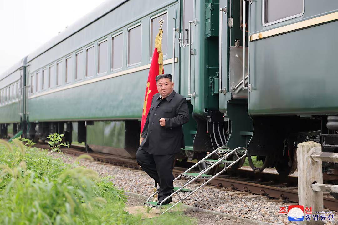 金正恩专列即将抵京，访华阵容公布，虽然人员有所精简，但手中多了一张“王牌”！
