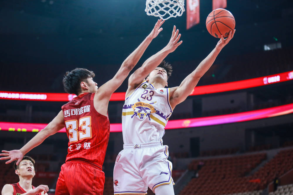 新华社：CBA多起重磅交易，传递什么信号？