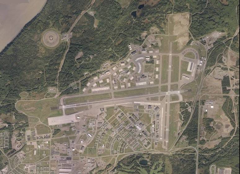 25公里外就是波兰边境，俄罗斯建了一座巨型天线，让北约如鲠在喉