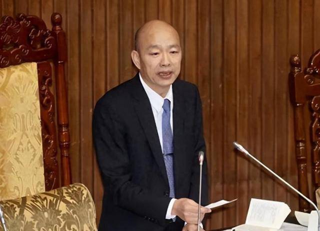 看完阅兵返台后，洪秀柱要被关？民进党想出昏招，要“借刀杀人”