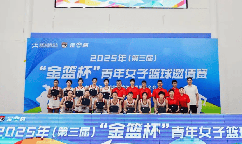 原创             中国女篮混血球员引关注，15岁1米83黑珍珠：可打中锋+前锋+后卫