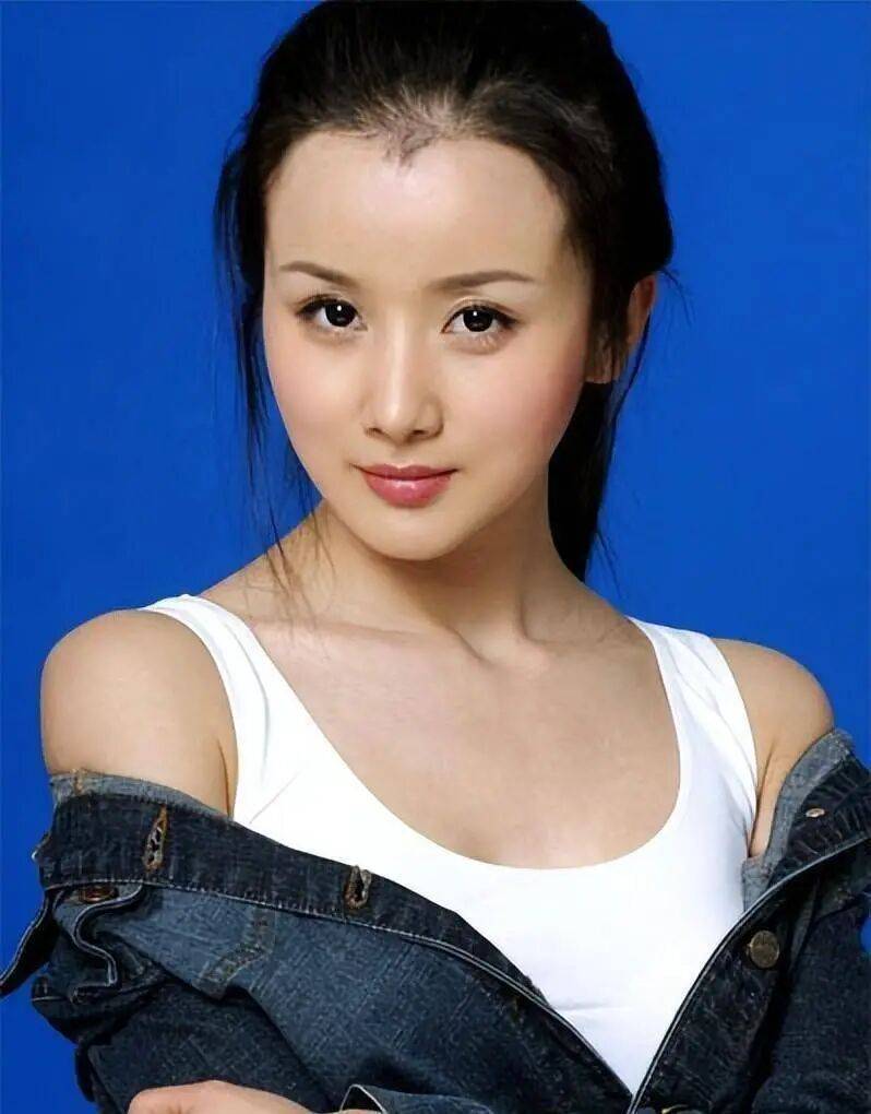 孙菲菲官宣离婚！曾被霸凌群殴，为挽救婚姻做过亲子鉴定